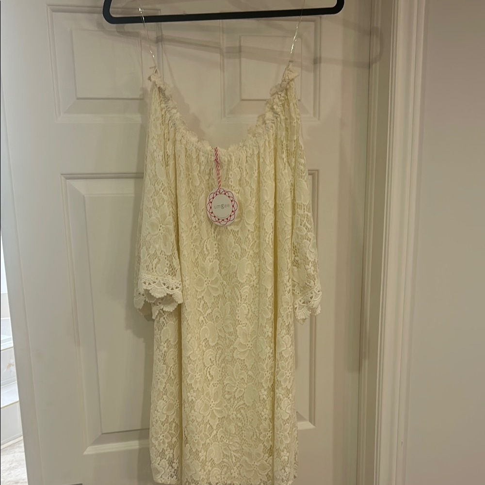 Elegant Lace Off-Shoulder Nightgown - Cream